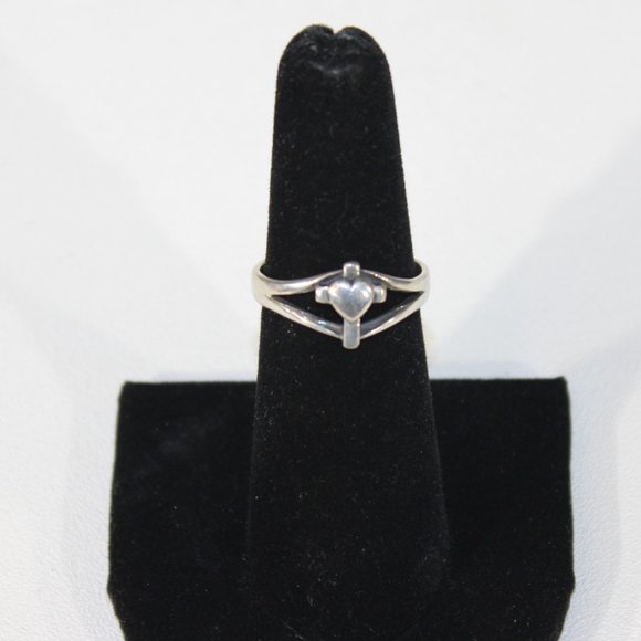 James Avery Retired Heart and Cross Ring - Picture 4 of 6
